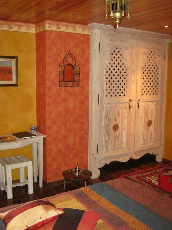 勒比恩－阿勒尔德斯普勒斯酒店 圣于贝尔 客房 照片